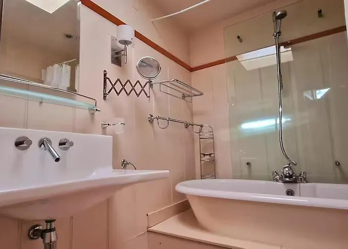 118 A Perfect Blend Of Charm And Luxury