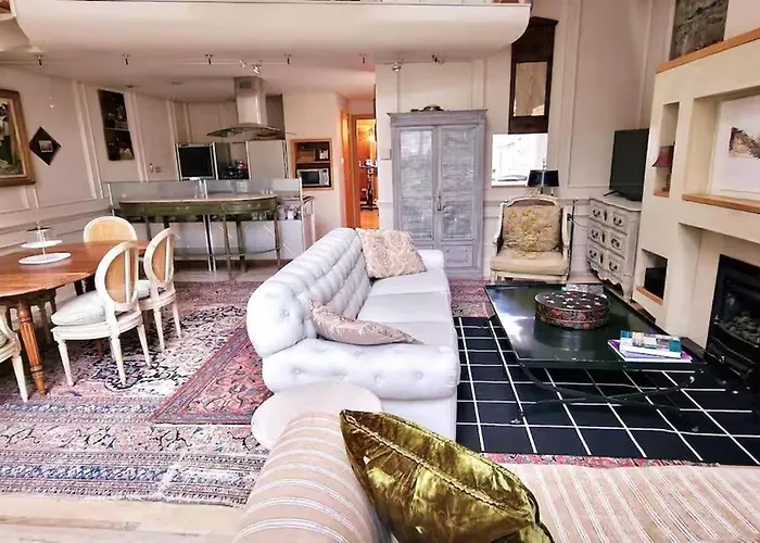 118 A Perfect Blend Of Charm And Luxury Holiday home *