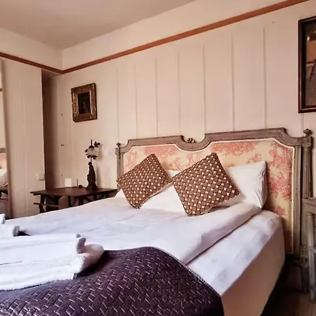 Charm On Baggot Lane Holiday home Dublin