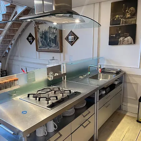 Charm On Baggot Lane Holiday home Dublin